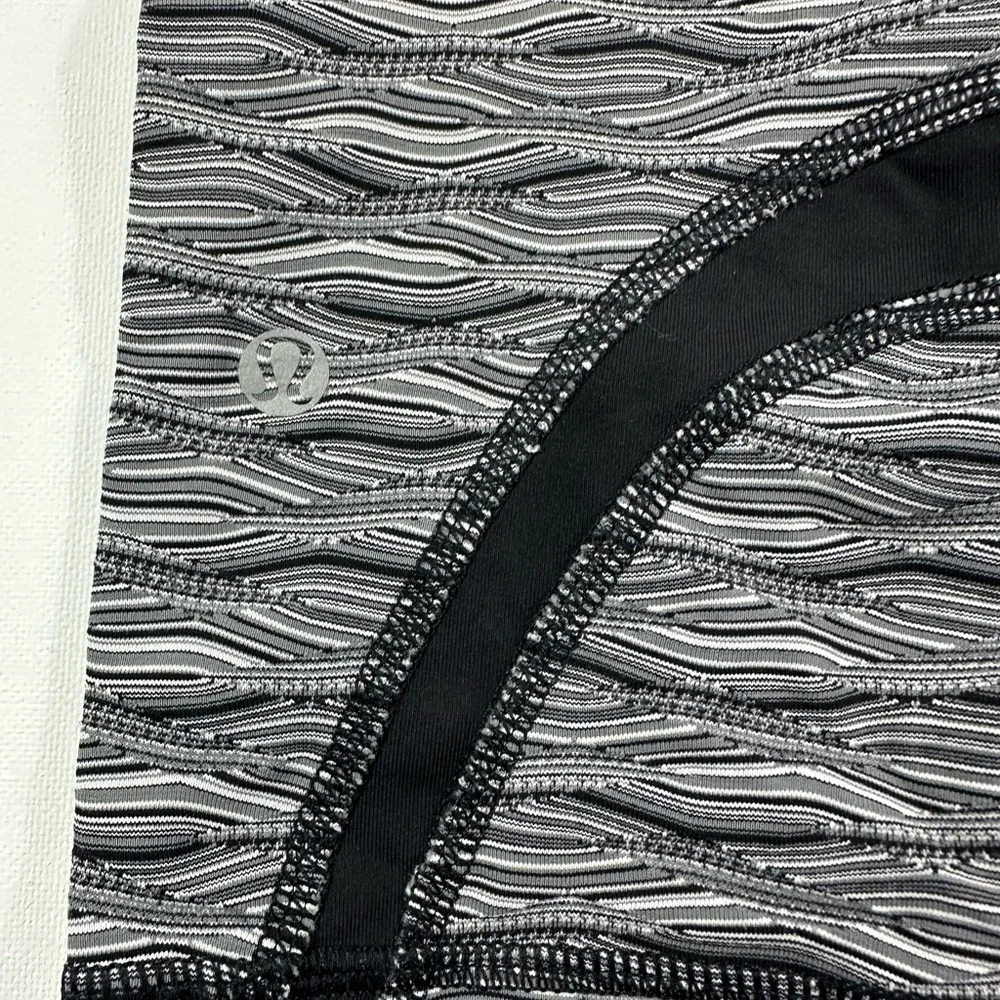 Lululemon Run: Inspire Crop II All Luxtreme Textured Wave Black Silver Spoon 4